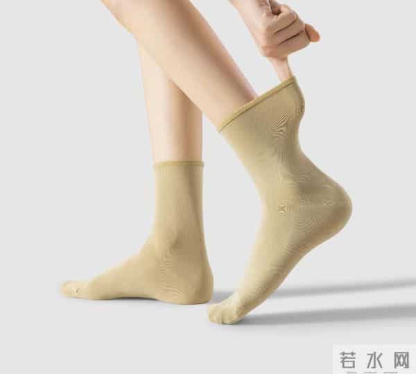 这是我人生第一次,因为一双袜子而感到“被尊重”