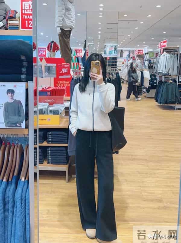 优衣库这件摇粒绒外套，把“男装女穿”的松弛感玩明白了！