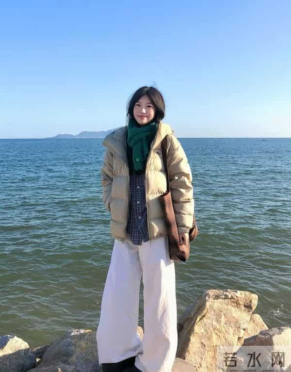 好看又耐脏！羽绒服就买这6个颜色，配裤子、裙子都超美！