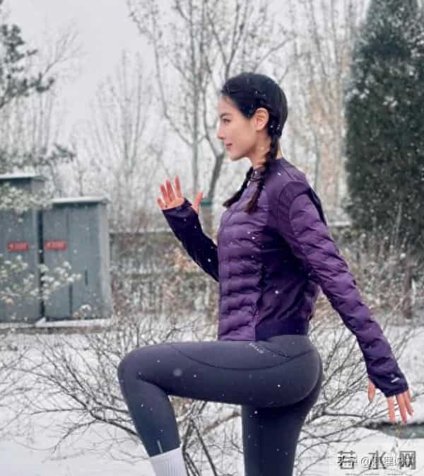 今年冬天,运动羽绒服火了?唯品会一组数据亮了