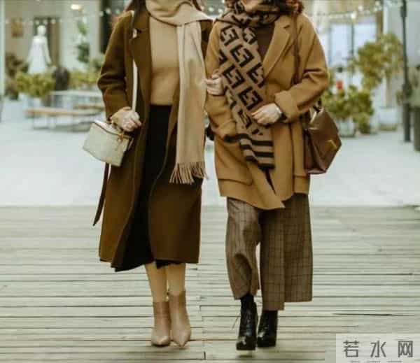 秋冬别在穿瑜伽裤了,换成这3种下装穿搭,时髦保暖关键很显腿细