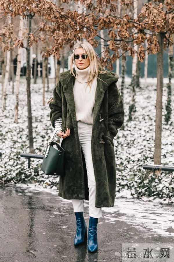 今年流行的“羊羔毛外套”太火了,这样穿时髦高级炸了!