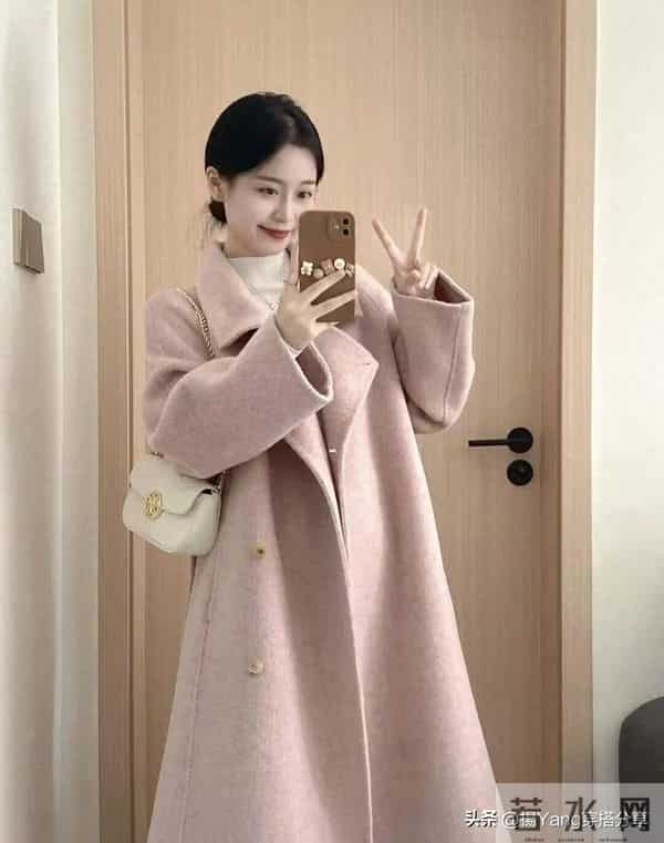 粉色毛呢大衣，实在太漂亮了！