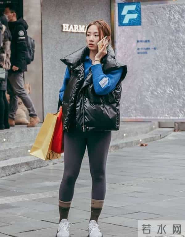 秋冬别在穿瑜伽裤了,换成这3种下装穿搭,时髦保暖关键很显腿细