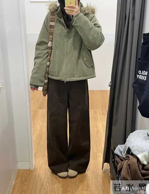 优衣库你偷偷和Lemaire联名了吧?这复古感直接封神