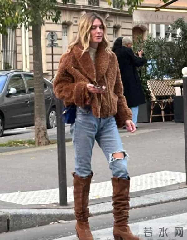 等我老了，绝不穿羽绒服、冲锋衣！学法国女人穿这3种衣服更洋气