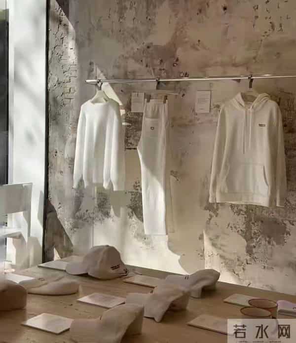 法国人在上海开“白色博物馆”，只卖12件衣服居然爆火！