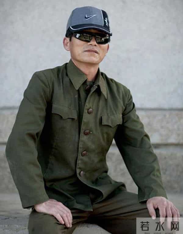 上了年纪的男人，这4种帽子“能别戴就别戴”了！显老不说还油腻