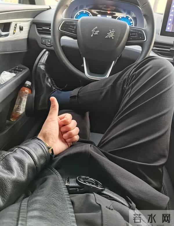 男生腰带用不当显老10岁？避坑3个关键，年轻显品味还百搭