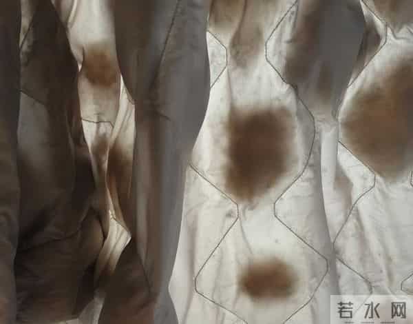 建议大家：冬天别买这6类“坑人衣服”，全是垃圾，买就是浪费钱