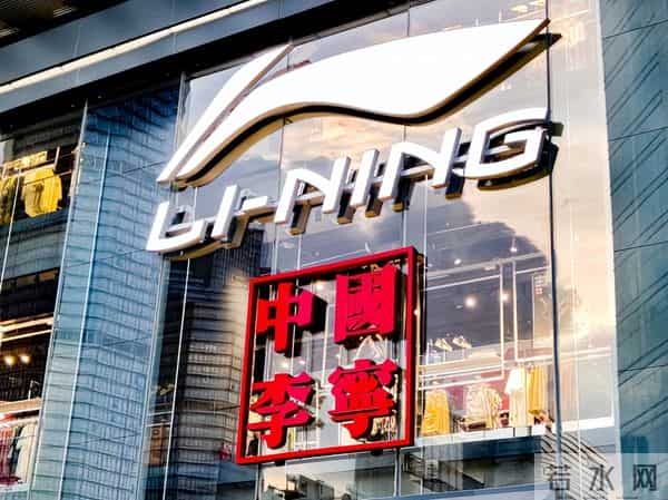 安踏和李宁争抢“德国鞋王”彪马，77年老牌能否被中国巨头盘活？