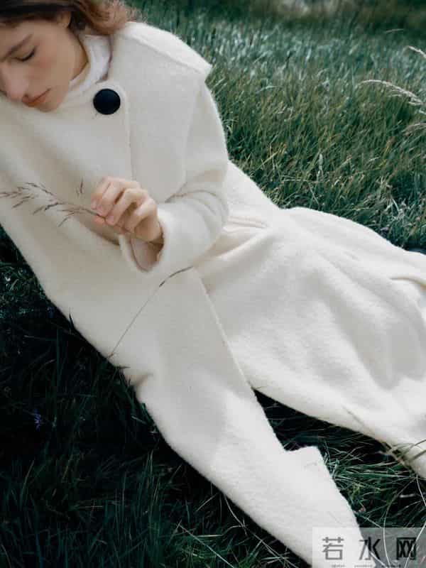 2026年度流行色:云上舞白,太美了!