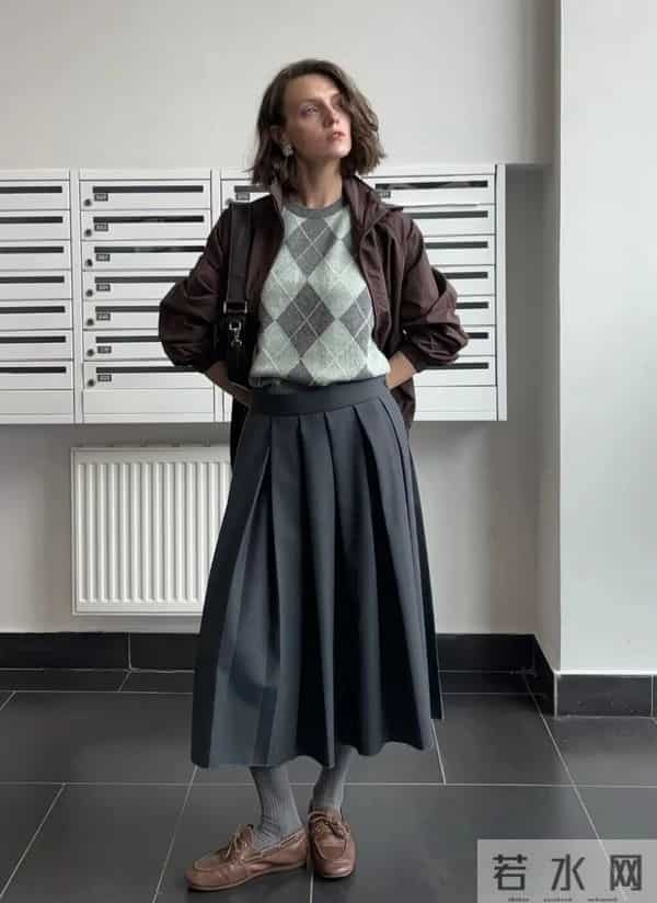 这条裙子太好看了，时髦女人都在穿！