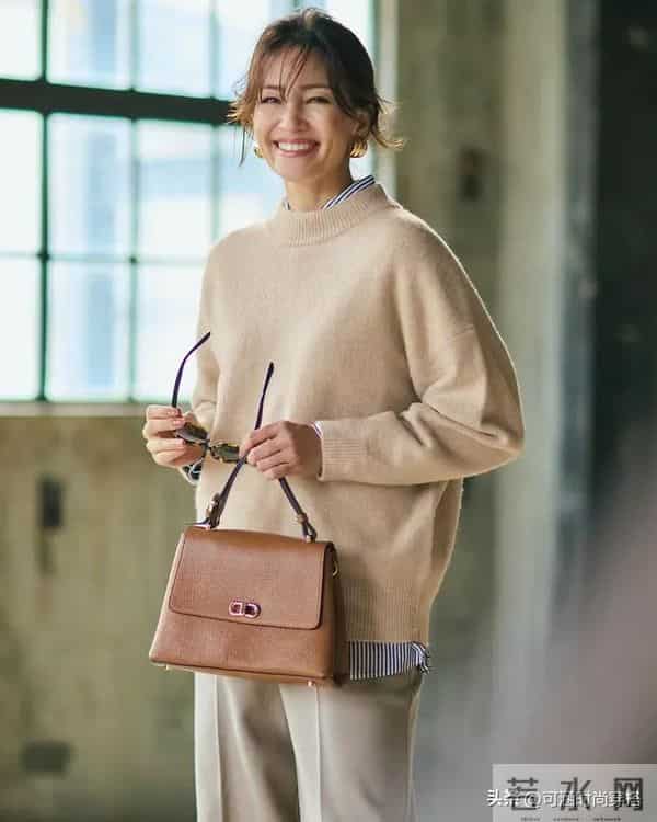 中年女人穿毛衣,记住“3穿3不穿”!尤其是第2点!