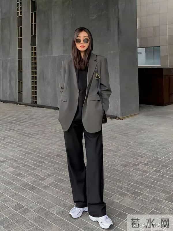 中年穿搭的小技巧，平价也能穿出名媛范