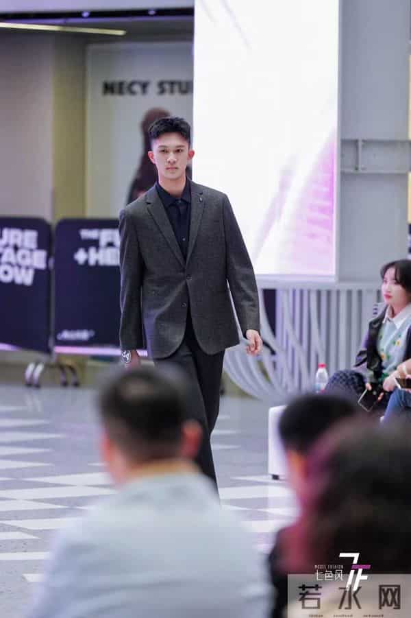 恭喜七色风模特、学员谈奕轩 进入二十三届中国职业模特大赛总决赛
