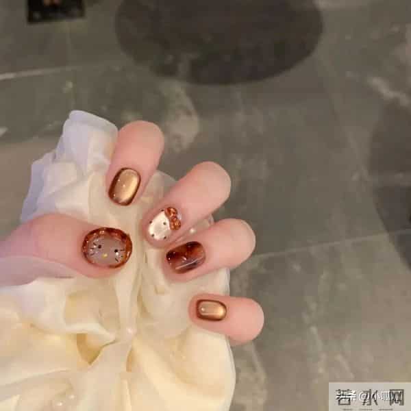 真显白啊这组冬日美甲好喜欢！