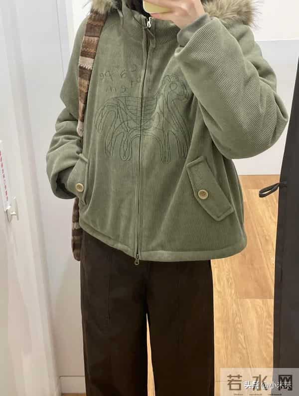 优衣库你偷偷和Lemaire联名了吧?这复古感直接封神