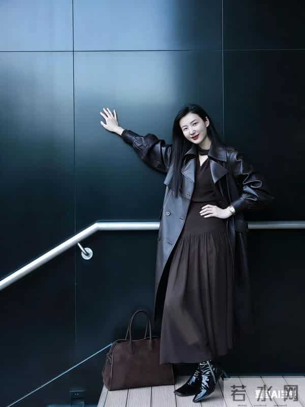 黑皮衣御姐杀疯!红唇配长裙这高级氛围感直接戳审美