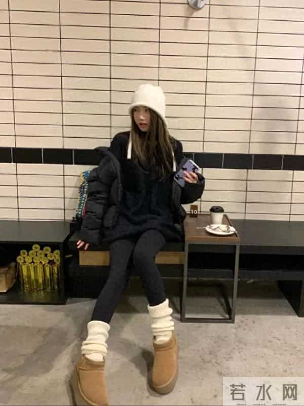 当美丽成为枷锁:现代女性如何挣脱冬季的“刑具”?