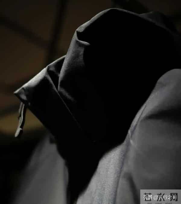 1万多的始祖鸟Macai羽绒服凭什么？仔细研究后，结论来了