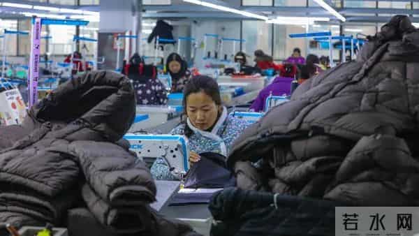 羽绒服价差20倍？高端卖3000+，低端卷199，行业正在疯狂洗牌