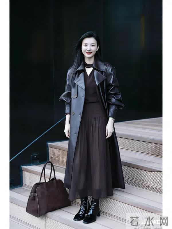 黑皮衣御姐杀疯!红唇配长裙这高级氛围感直接戳审美