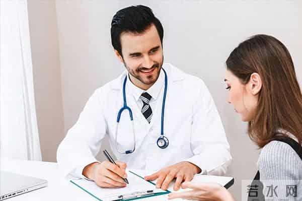 到了35岁，头发掉一半？医生：养头发的3个小妙招，简单实用