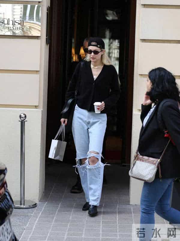 冬天内搭千万别乱选!黑色毛衣好看又好穿,错过真的很可惜