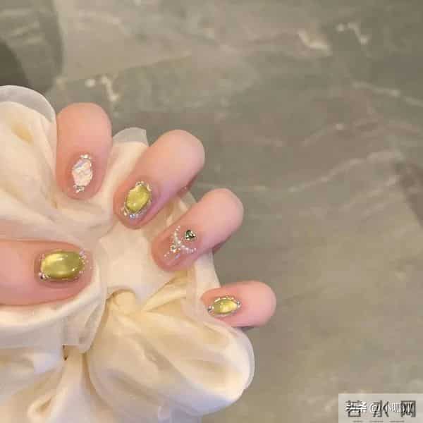 真显白啊这组冬日美甲好喜欢！