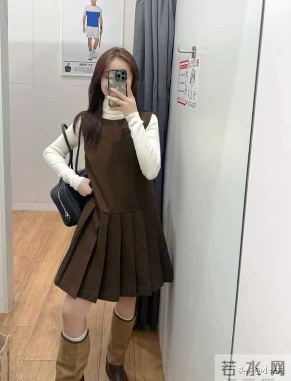 优衣库打底衫搭这两件背心裙，直接把“韩系乖乖女”焊在身上了！