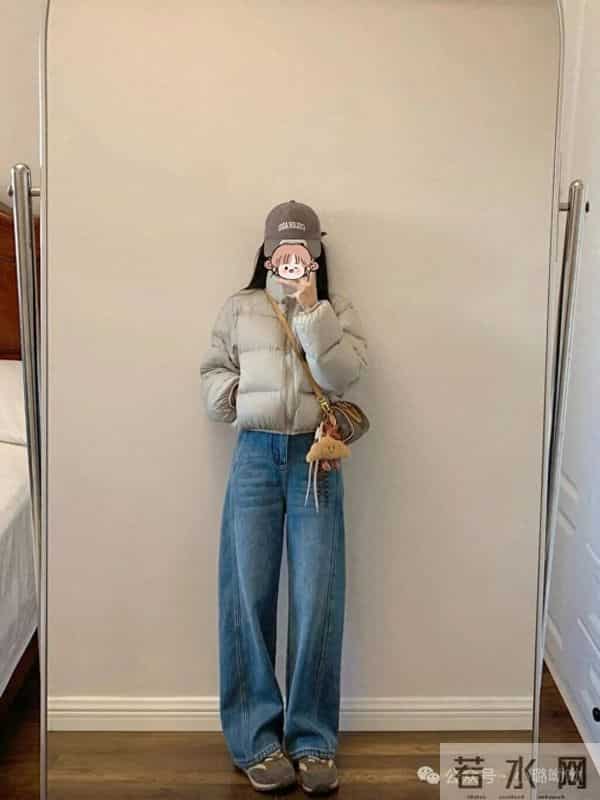 浅灰短羽绒+复古阔腿牛仔，显高藏肉还巨韩系～