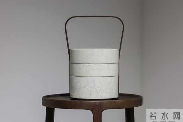 潮讯 - 欧米茄发布全新海洋宇宙腕表，“古驰世代”造型型录发布，“上下”典藏系列再次入藏大英博物馆，H&M与Stella McCartney再度合作