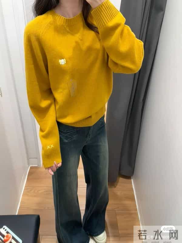 优衣库新品黄色毛衣也太显白了！