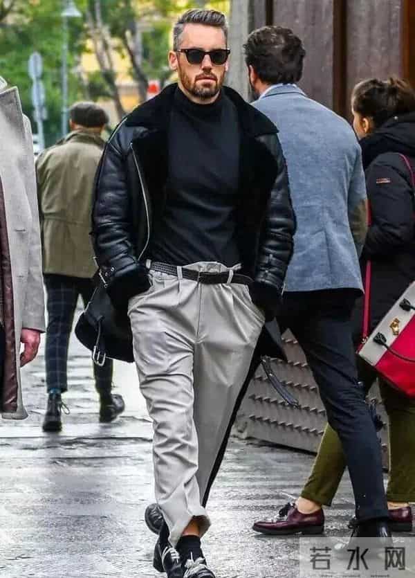 听我一句劝：中年男人最好少戴围巾、帽子，不是显老就是装嫩！