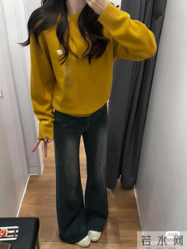 优衣库新品黄色毛衣也太显白了！