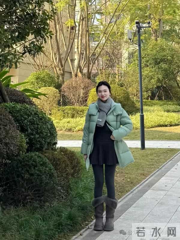 低饱和色系穿搭，清新又高级。