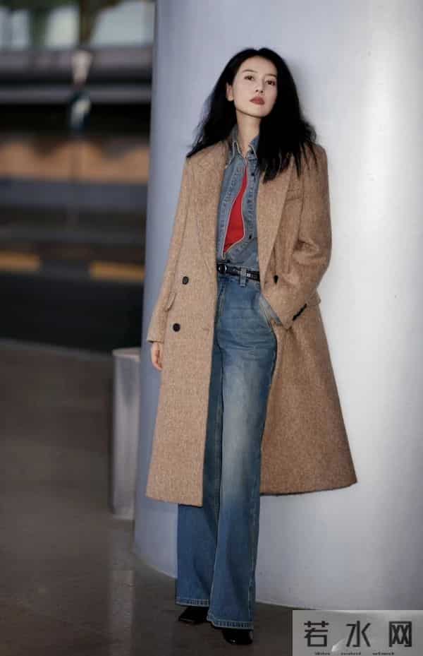 看了高圆圆大衣穿搭：才明白什么是“优雅大气”，不愧是国民女神