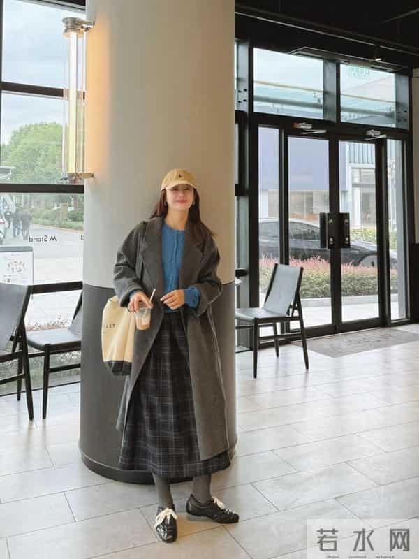 初冬大衣+半裙，高级时髦太美了！