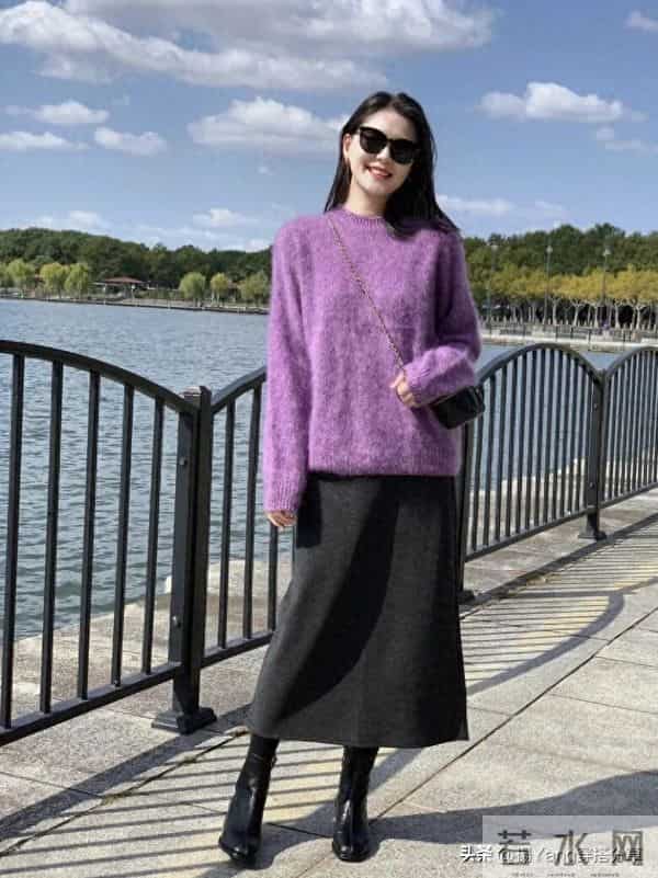 香芋紫毛衣+灰色半裙，秋冬必备！