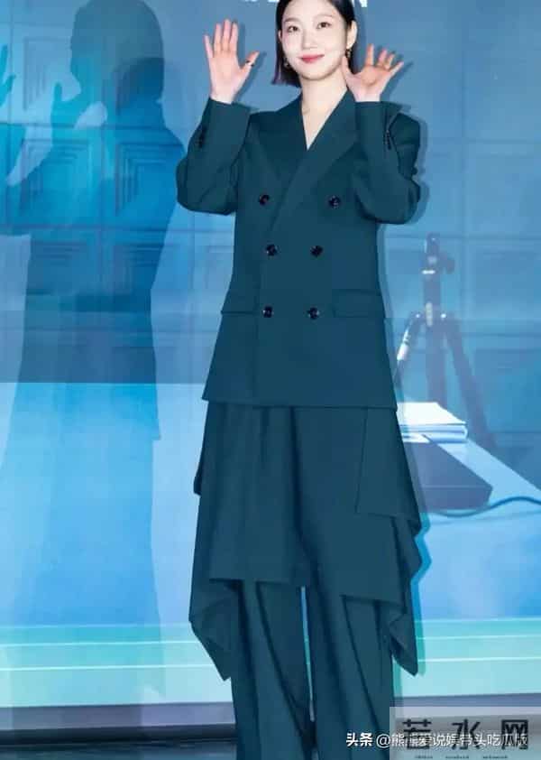 金高银好会穿！小香风外套梨形身材，学她这样穿，通勤逛街都绝了