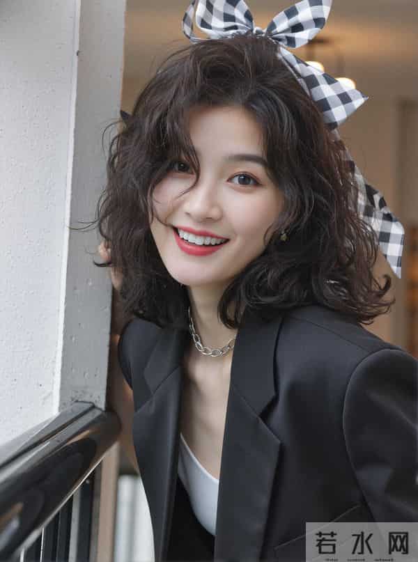 港式慵懒卷发 很适合秋冬季节的卷发