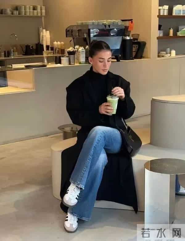 大衣+运动鞋,冬天最松弛的时髦