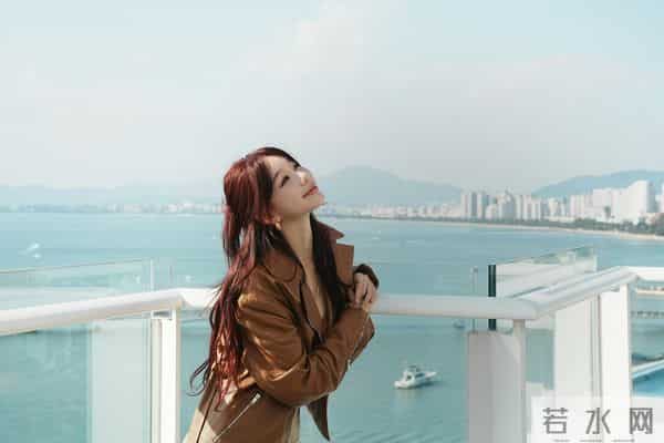 皮衣纱裙|是海岛草坪的甜酷缪斯