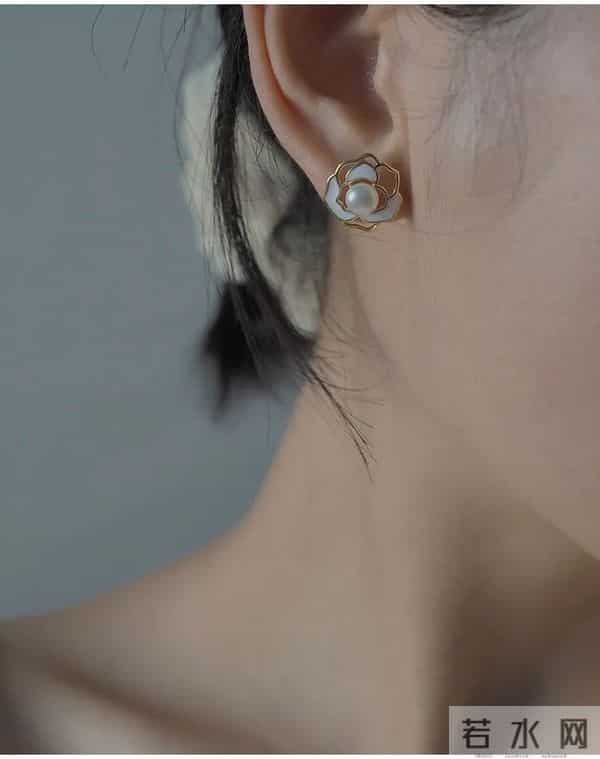 潘通色出炉！普通人怎么把流行色穿出彩？