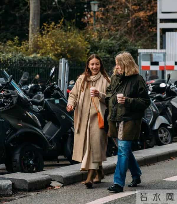 秋冬别在穿瑜伽裤了,换成这3种下装穿搭,时髦保暖关键很显腿细