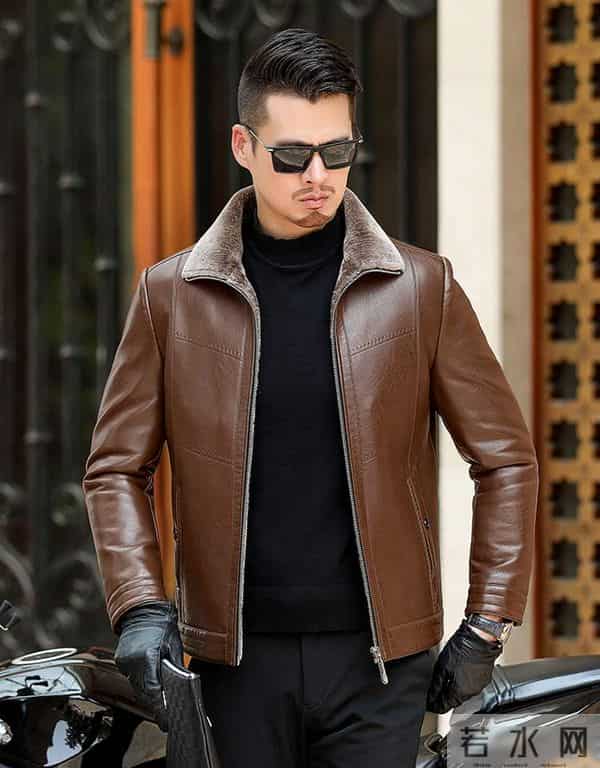 男人不管多大年纪，买衣服都要远离这4种“廉价色”，谁穿谁土！