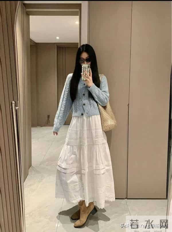 这套浅蓝色的针织开衫,真的太漂亮了!