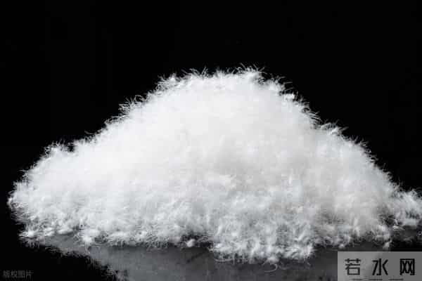 为什么羽绒服逐渐“跌下神坛”？看完这些缺点，你就不奇怪了！