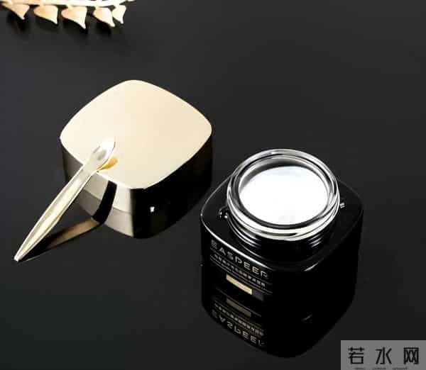 2025抗皱好的护肤品前瞻：深纹抬升与胶原稳定度影响最终结果